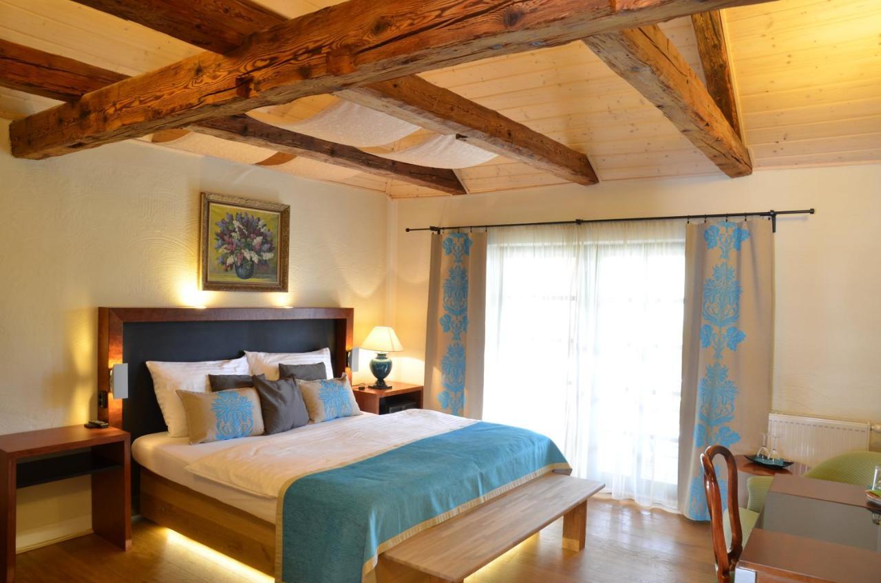 Welness Modry Jelen Bed & Breakfast 4*
